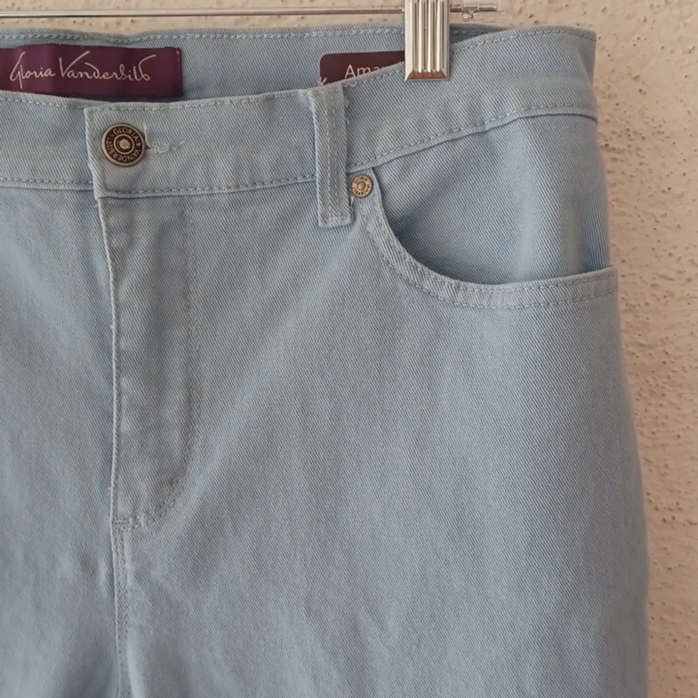 Gloria Vanderbilt Light Blue Amanda Straight Leg High Rise Jeans Petite